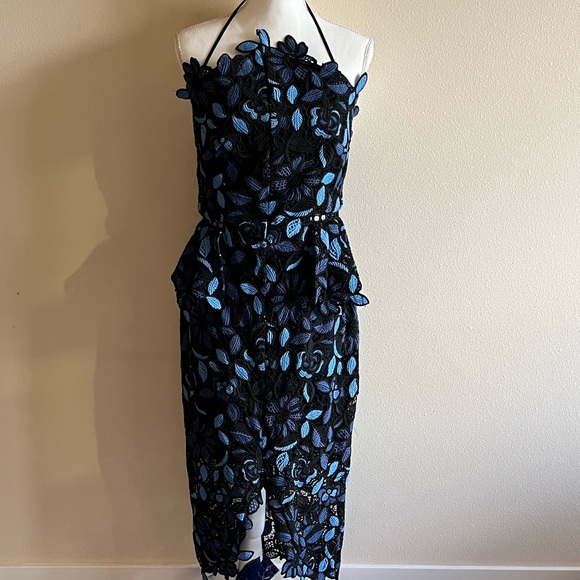 Elliatt Strapless Black and Blue Lace Dress - Picture 5 of 5